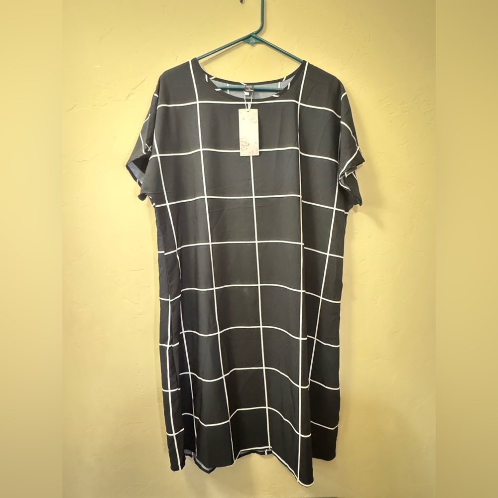 Emery Rose XL - Black and White Dress